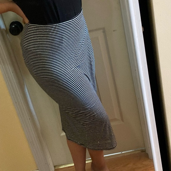 Forever 21 MIDI skirt - Picture 1 of 6